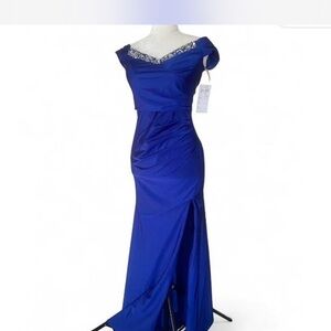 Elegant Blue Evening Gown